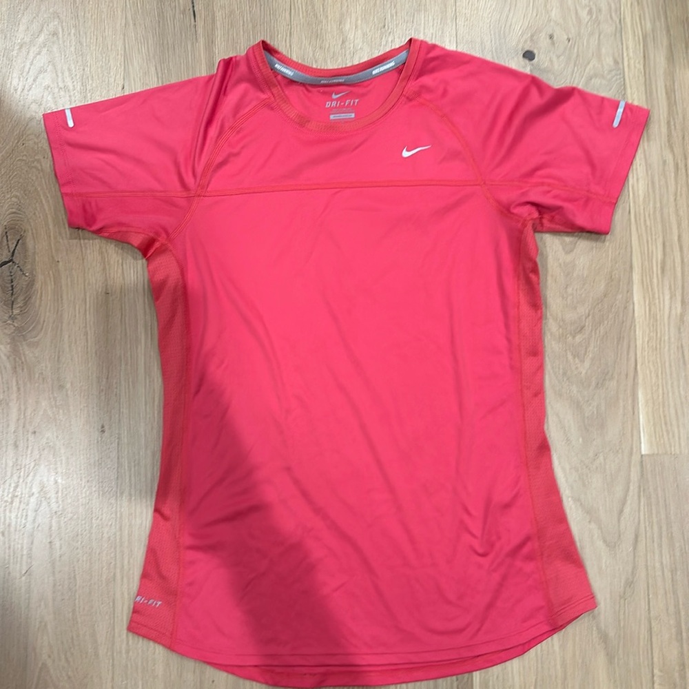 Nike women’s running dri fit size M